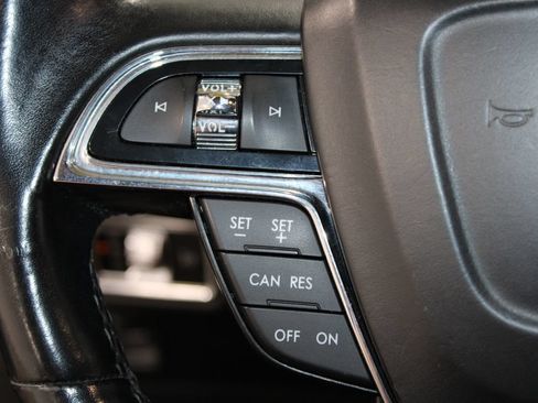 Used 2022 Lincoln Nautilus Reserve AWD/4WD image 37