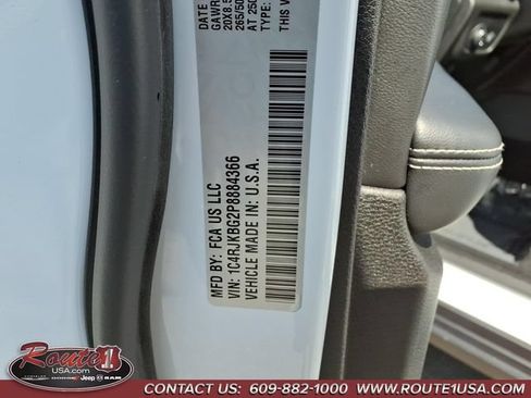 Used 2023 Jeep Grand Cherokee L Limited w/ Black Appearance Package AWD/4WD image 40