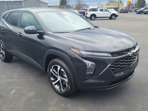 Used 2024 Chevrolet Trax RS w/ Driver Confidence Package image 16