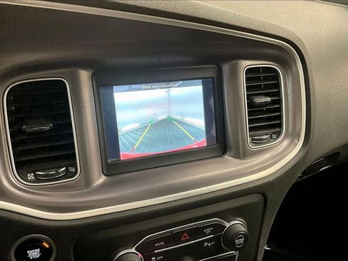 Used 2022 Dodge Charger SXT RWD image 21