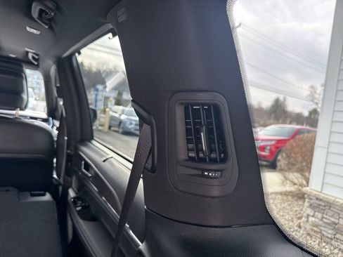 Used 2023 Jeep Grand Cherokee L Overland w/ Luxury Tech Group IV image 18