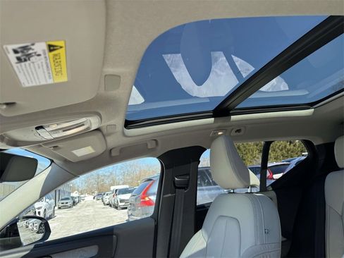 Used 2023 Volvo XC40 B5 Plus w/ Driver Assist Package image 17