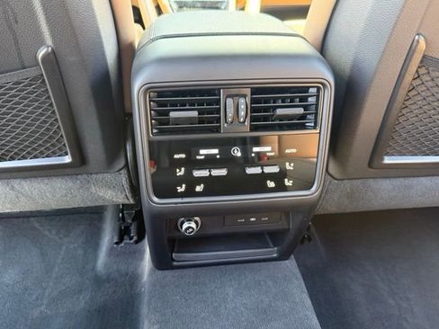 Used 2025 Porsche Cayenne AWD/4WD image 22