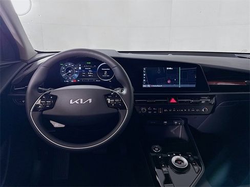 New 2025 Kia Niro Wind image 26