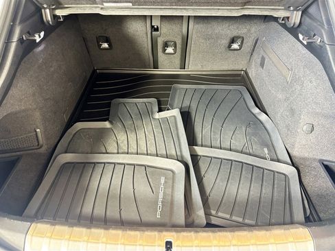 Used 2022 Porsche Taycan GTS image 23