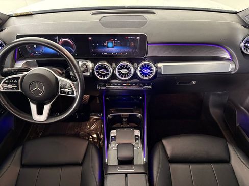 Used 2021 Mercedes-Benz GLB 250 w/ Premium Package image 37