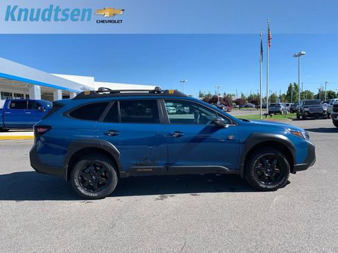 Used 2025 Subaru Outback Wilderness w/ Wilderness Package AWD/4WD image 8