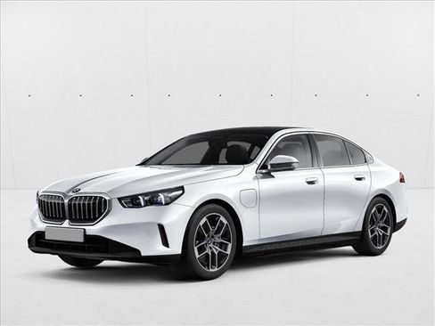 New 2026 BMW 550e xDrive image 1