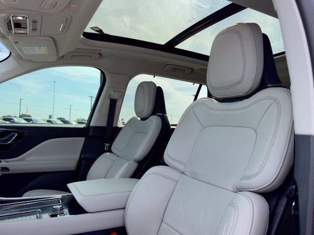 Used 2025 Lincoln Aviator Reserve w/ Equipment Group 201A AWD/4WD image 21