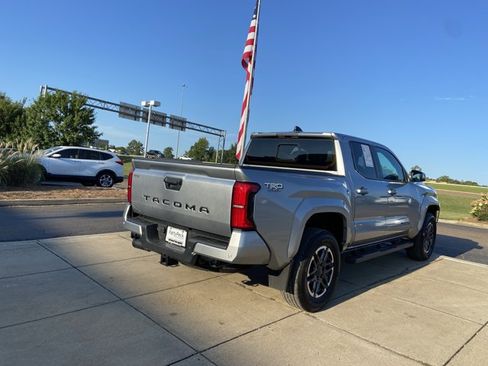 Used 2024 Toyota Tacoma TRD Sport w/ TRD Sport Upgrade Package RWD image 11