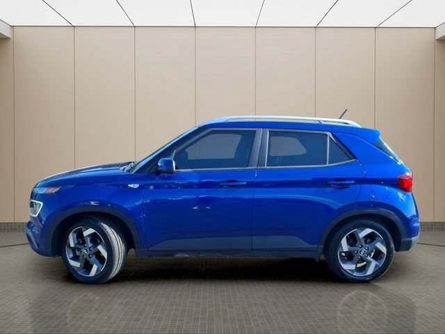 Used 2023 Hyundai Venue Limited w/ Cargo Package FWD image 11
