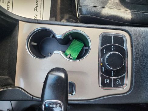 Used 2014 Jeep Grand Cherokee Limited image 28