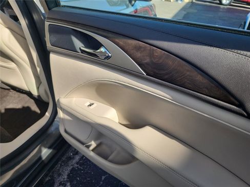 Used 2017 Lincoln MKZ Reserve image 19