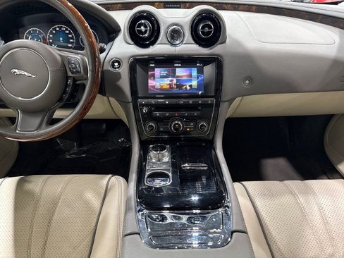 Used 2016 Jaguar XJ R-Sport RWD image 68