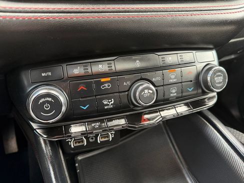 Used 2023 Dodge Durango GT AWD/4WD image 12
