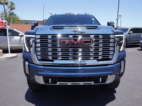 Certified 2025 GMC Sierra 2500 Denali w/ Denali Reserve Package AWD/4WD image 5