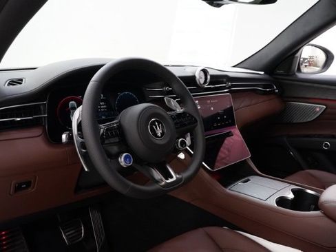 New 2025 Maserati Grecale Modena image 15