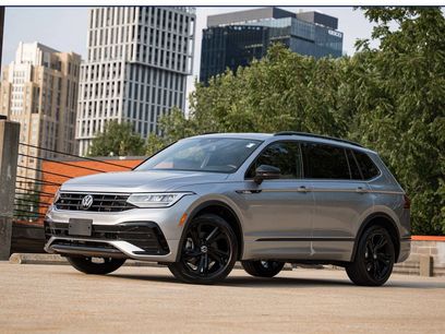 Certified 2023 Volkswagen Tiguan SE R-Line