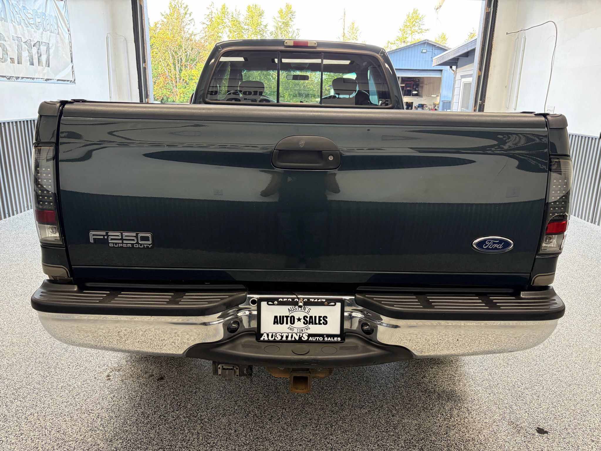 Used 2004 Ford F250 Lariat RWD image 4