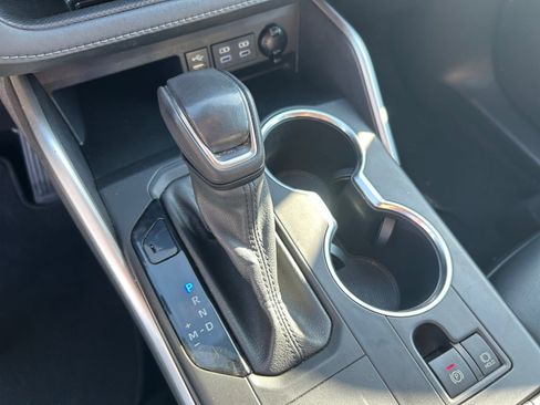 Used 2022 Toyota Highlander XLE image 15