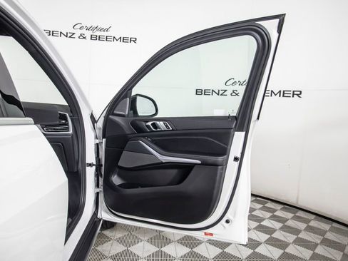 Used 2023 BMW X5 xDrive40i w/ Premium Package image 16