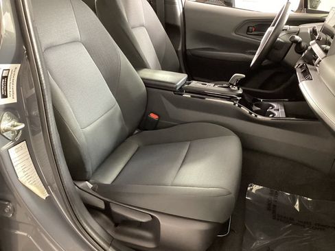 Used 2025 Toyota Prius LE FWD image 25