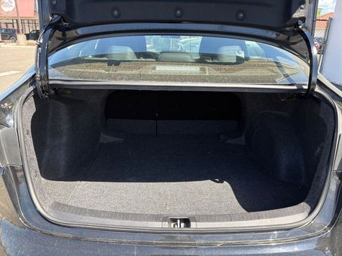 Used 2025 Toyota Corolla LE image 29