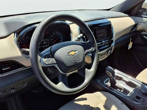 Used 2022 Chevrolet Traverse LS FWD image 15