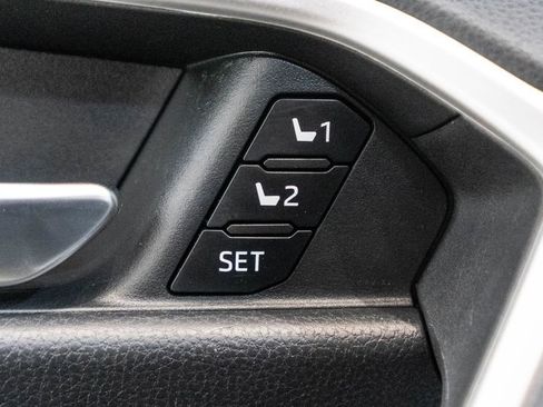 Used 2021 Toyota RAV4 XLE Premium AWD/4WD image 21