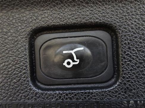 Used 2016 Ford Explorer Limited w/ Equipment Group 301A image 11