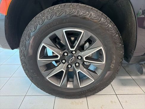 Certified 2024 Chevrolet Tahoe Z71 w/ Luxury Package image 12