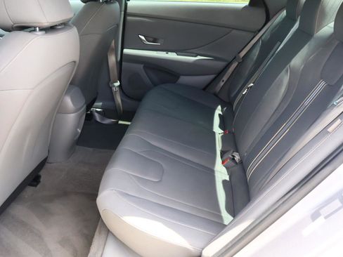 Used 2025 Hyundai Elantra Sport FWD image 19