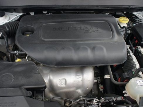 Used 2023 Jeep Cherokee Altitude Lux image 27