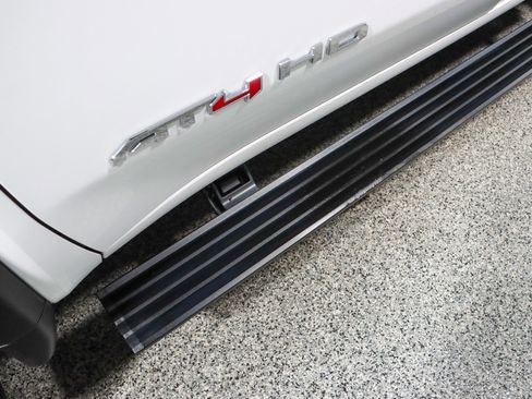 Used 2024 GMC Sierra 2500 AT4 w/ AT4 Premium Plus Package image 12