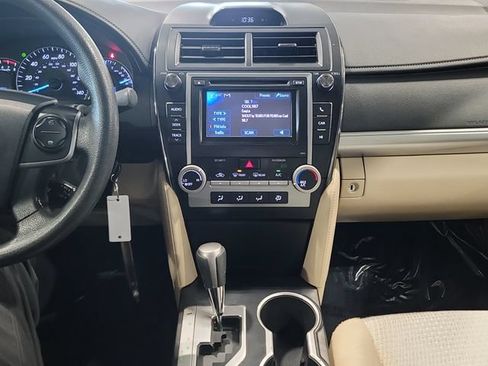 Used 2012 Toyota Camry LE FWD image 23