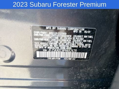 Used 2023 Subaru Forester Premium AWD/4WD image 31