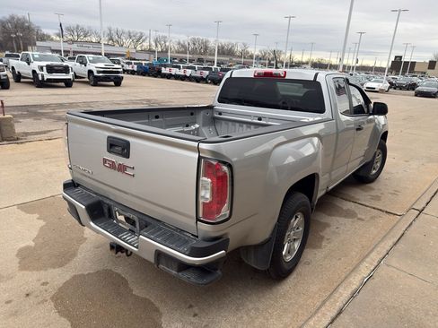 Used 2018 GMC Canyon SL image 5