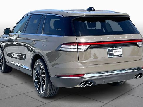 Used 2025 Lincoln Aviator Reserve w/ Equipment Group 201A image 11