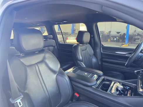 Used 2022 Jeep Wagoneer Series III image 9