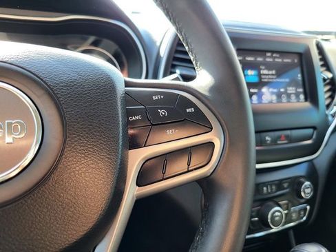 Used 2020 Jeep Cherokee Latitude Plus image 6