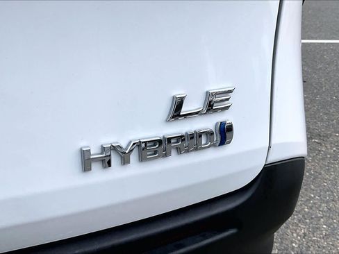 Certified 2023 Toyota Sienna LE image 9