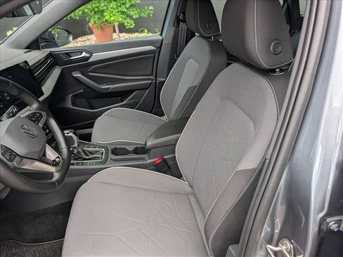 Certified 2025 Volkswagen Jetta Sport FWD image 24