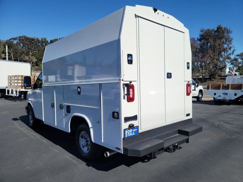 New 2025 Chevrolet Express 3500 w/ Power Convenience Package image 6