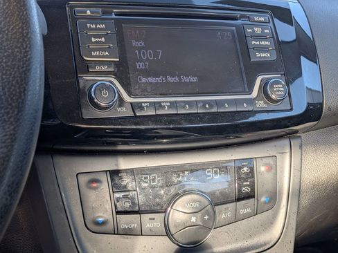 Certified 2018 Nissan Sentra SV image 17