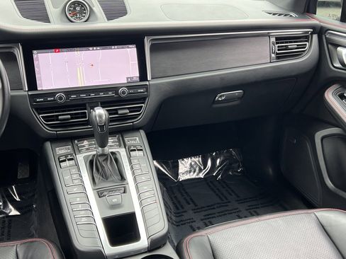 Used 2021 Porsche Macan GTS w/ Sport Chrono Package image 27