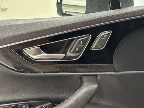 Used 2019 Audi Q7 3.0T Prestige AWD/4WD image 14