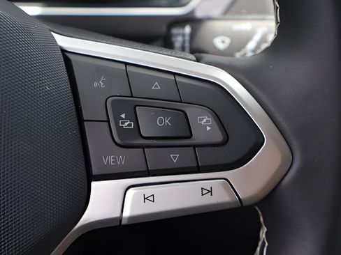 Certified 2025 Volkswagen Tiguan S AWD/4WD image 23