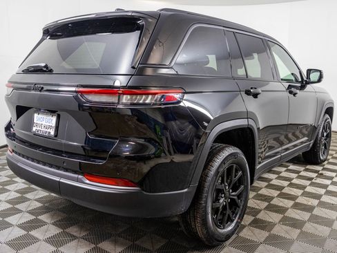 New 2026 Jeep Grand Cherokee Altitude image 17