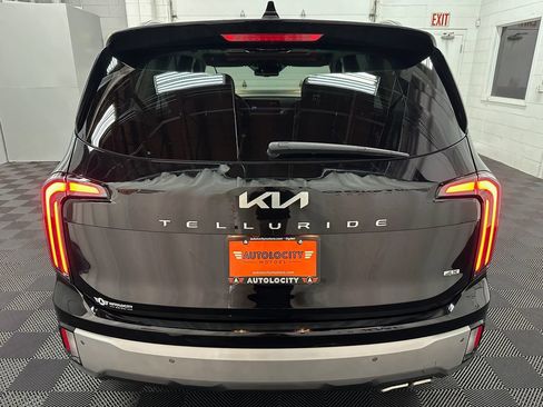 Used 2024 Kia Telluride EX w/ EX Captain's Chair Package AWD/4WD image 9