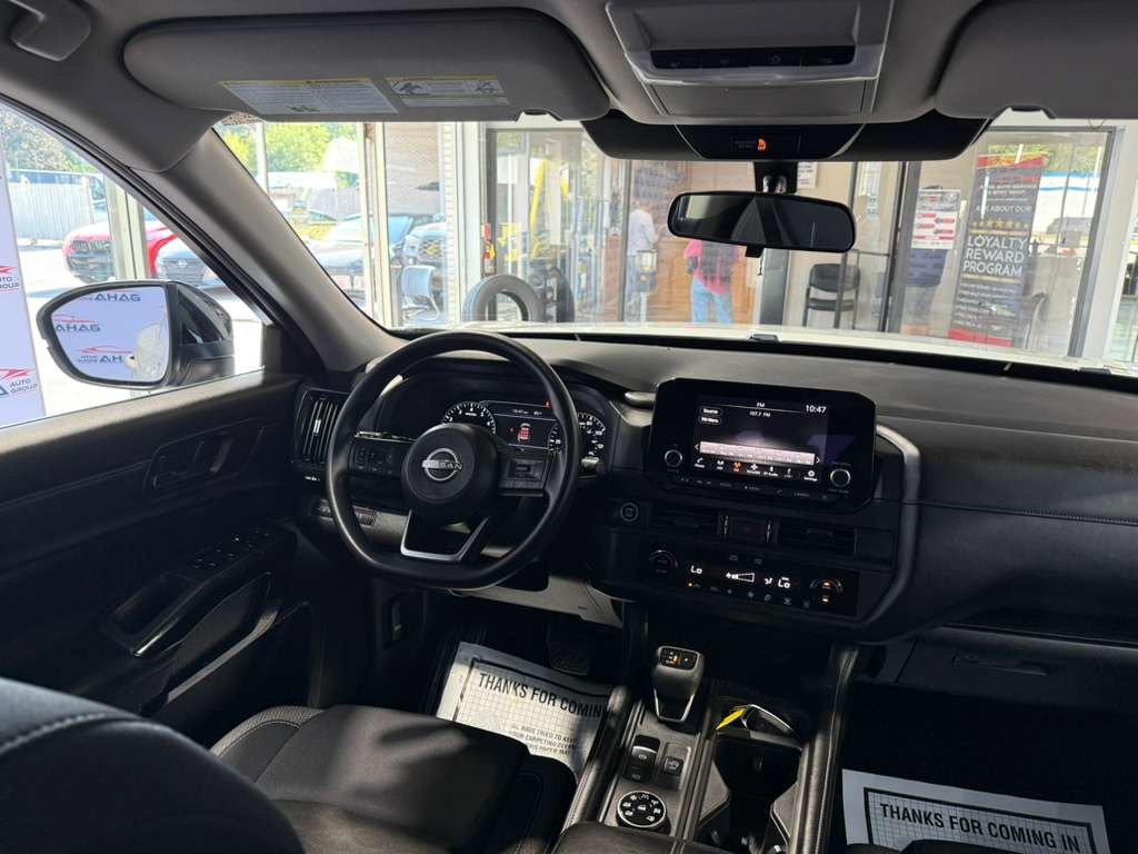 Used 2024 Nissan Pathfinder S AWD/4WD image 25